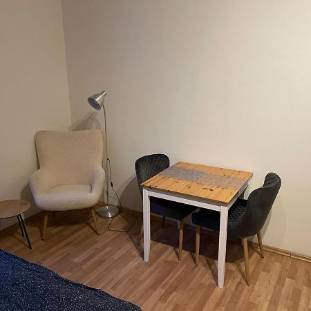 Sunlit Apartment Close To City Center Prag Exteriör bild